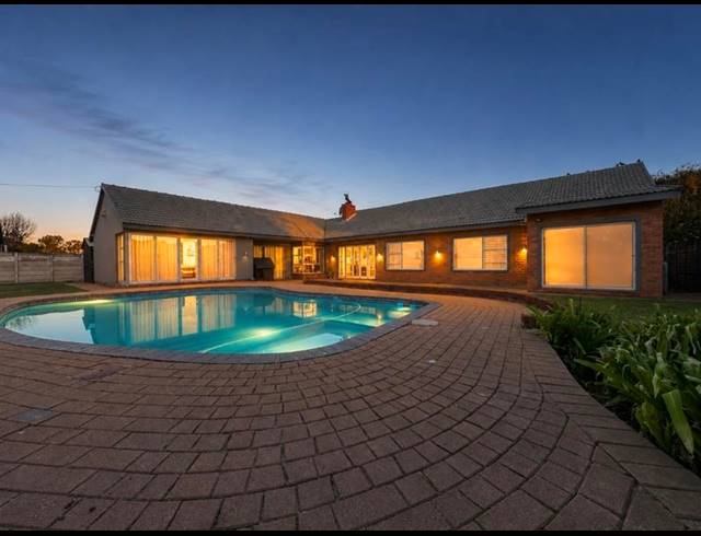 4 BEDROOM HOUSE FOR SALE IN BRACKENHURST